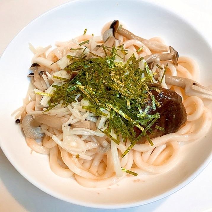 これがデラ旨いんです☆えのきとしめじのたらこうどん